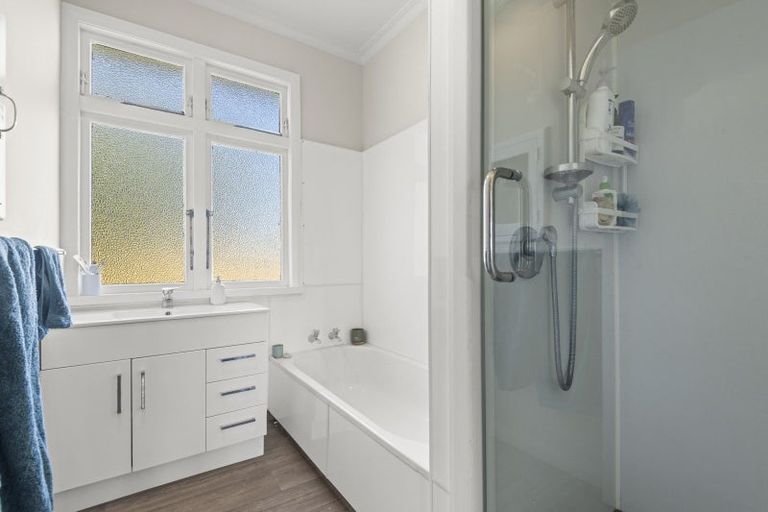 Photo of property in 8 Walton Street, Bulls, 4818