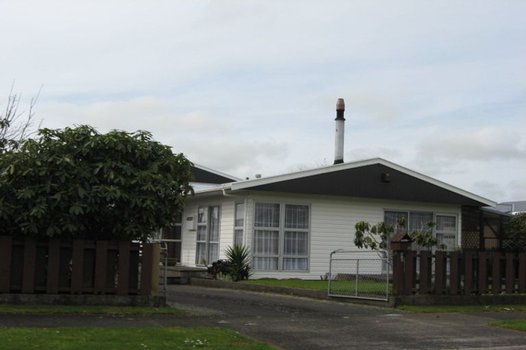 Photo of property in 14 Kowhai Street, Inglewood, 4330