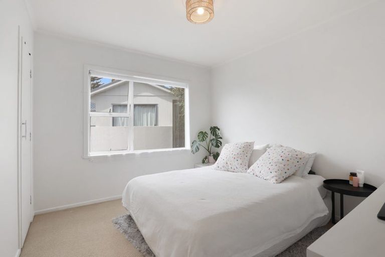 Photo of property in 82c Woodglen Road, Glen Eden, Auckland, 0602