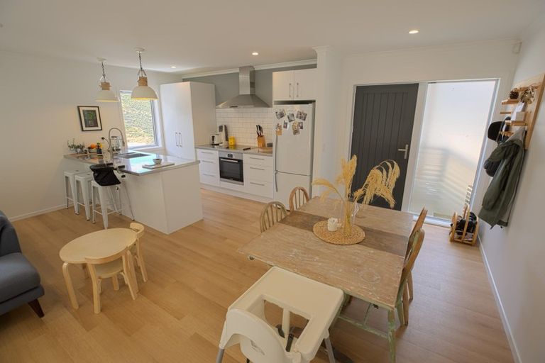 Photo of property in 26 Rarangi Way, Owhiro Bay, Wellington, 6023