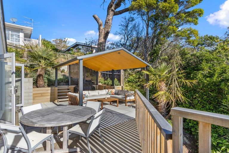 Photo of property in 150 Mccormacks Bay Road, Redcliffs, Christchurch, 8081