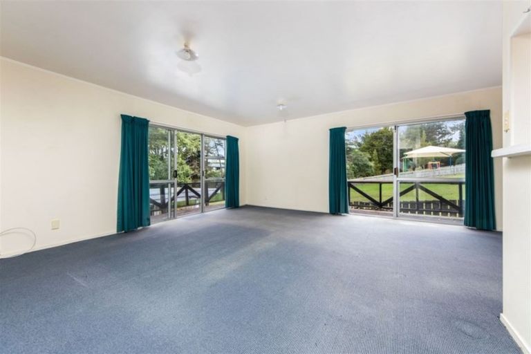 Photo of property in 2/25 Edgware Road, West Harbour, Auckland, 0618