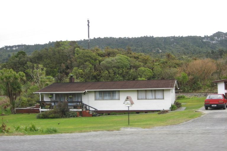 Photo of property in 749 Seven Mile Road, Runanga, 7803