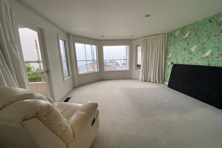 Photo of property in 2 Palliser Road, Roseneath, Wellington, 6011