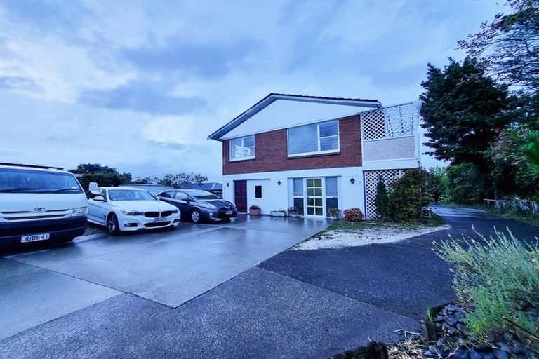 Photo of property in 1/240a East Coast Road, Forrest Hill, Auckland, 0620