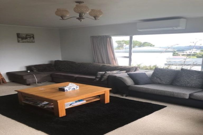 Photo of property in 60 Baylands Drive, Newlands, Wellington, 6037