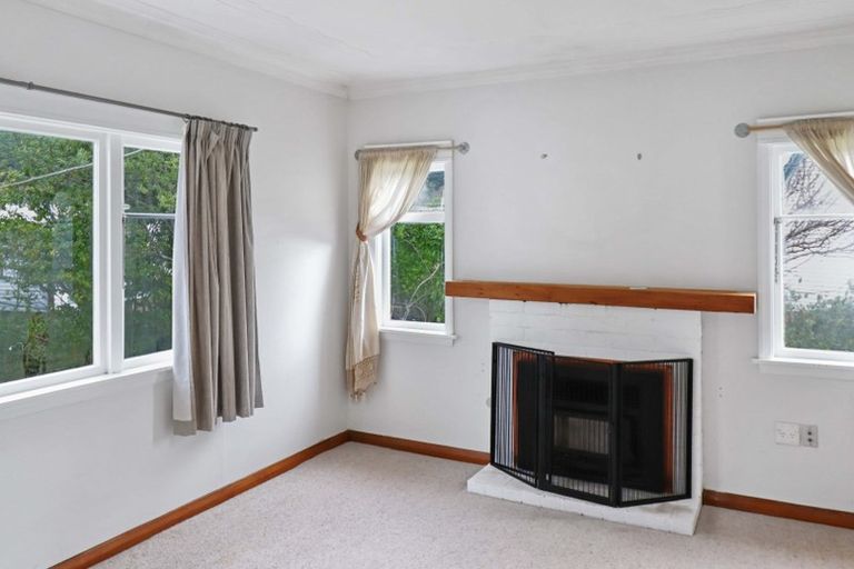 Photo of property in 7 Tawhai Street, Stokes Valley, Lower Hutt, 5019