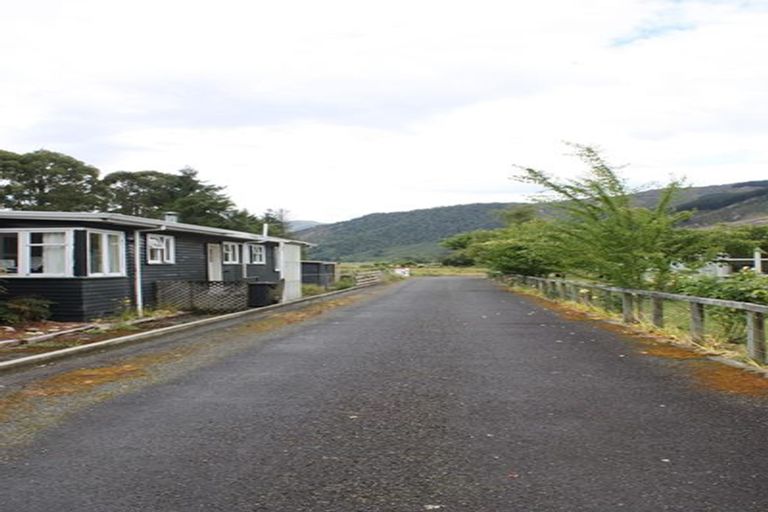 Photo of property in 115a Fairfax Street, Murchison, 7007