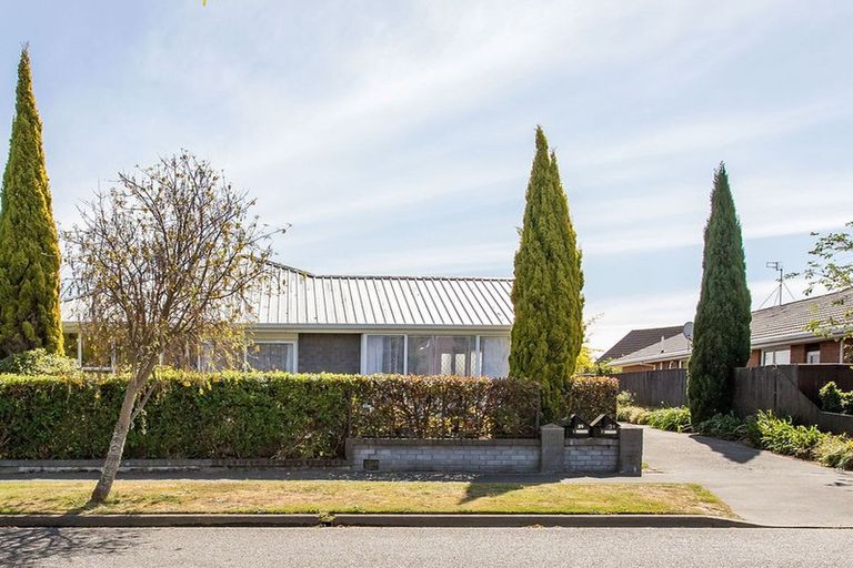 Photo of property in 35 Lowry Avenue, Redwood, Christchurch, 8051