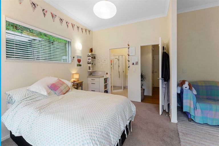 Photo of property in 6 Southleigh, Raumati South, Paraparaumu, 5032