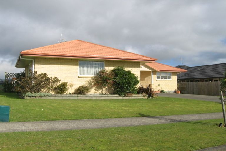 Photo of property in 130 Pacific Drive, Fitzherbert, Palmerston North, 4410