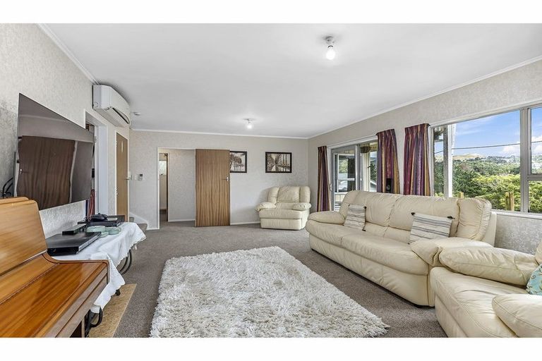 Photo of property in 99 Helston Road, Paparangi, Wellington, 6037