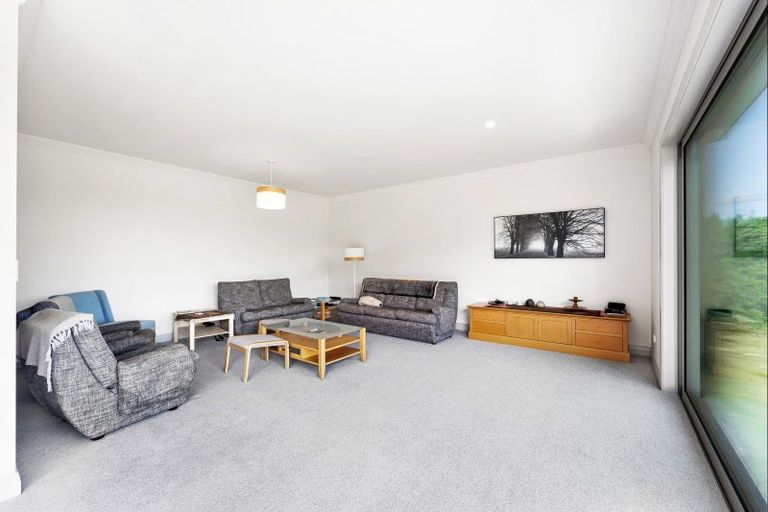 Photo of property in 4 Hanham Road, Kumeu, 0891