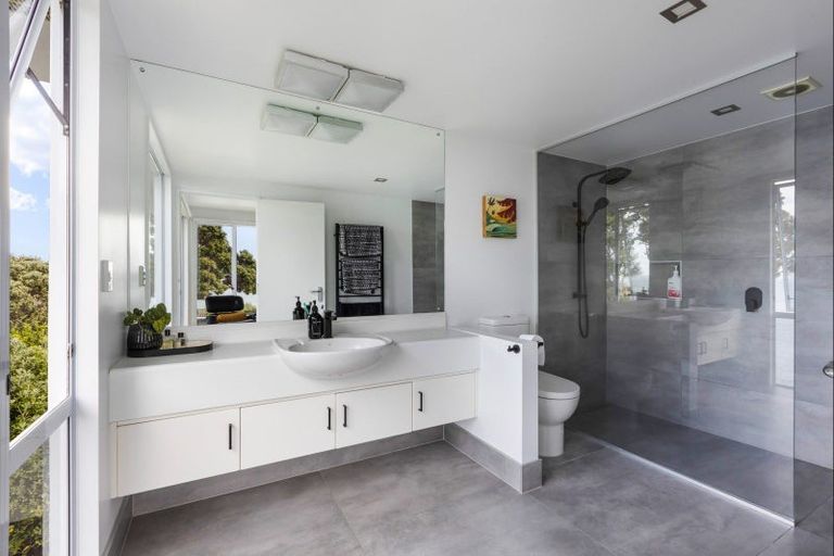 Photo of property in 41a Tiri Road, Manly, Whangaparaoa, 0930