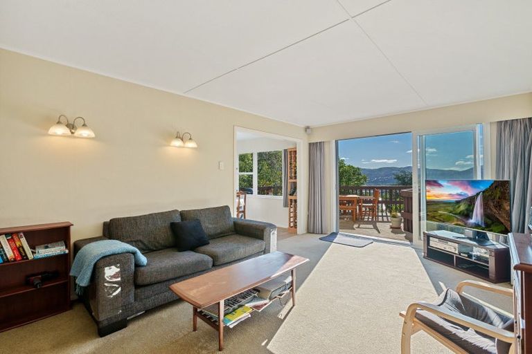 Photo of property in 10 Haven Grove, Naenae, Lower Hutt, 5011