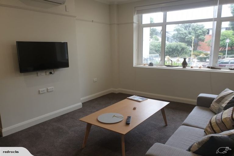 Photo of property in Fountain Court, 9/48 Oriental Parade, Oriental Bay, Wellington, 6011