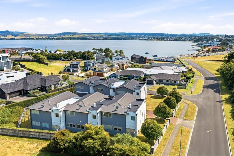 Photo of property in 2/17 Tremaine Avenue, Two Mile Bay, Taupo, 3330