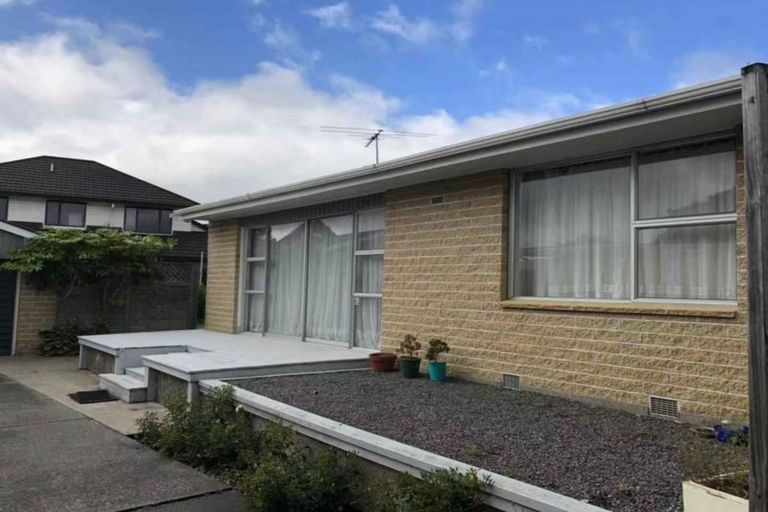 Photo of property in 2/5 Archdall Place, Avonhead, Christchurch, 8042