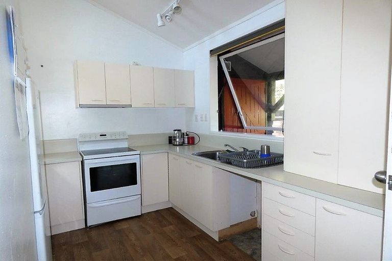 Photo of property in The Triangle, 7/33 Halswater Drive, Churton Park, Wellington, 6037