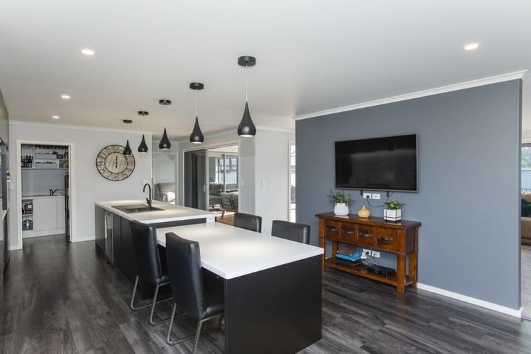 Photo of property in 15 Sterling Park, Lytton West, Gisborne, 4010