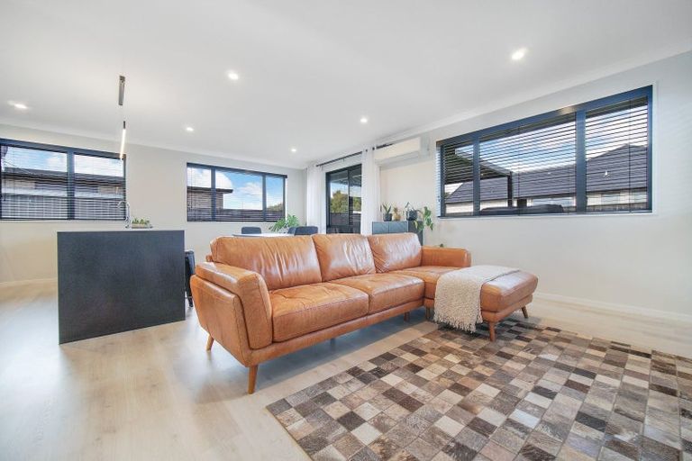 Photo of property in 4 Orawahi Road, Glenbrook, 2681