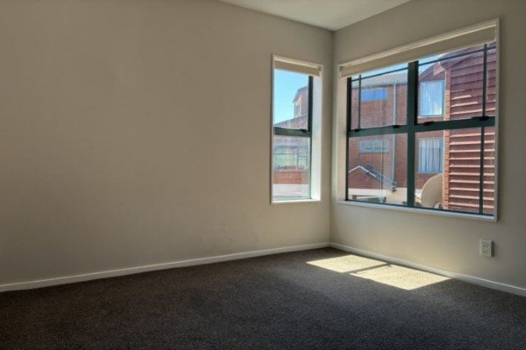 Photo of property in Mt Carmel Mews, 1/9 Arawa Road, Hataitai, Wellington, 6021