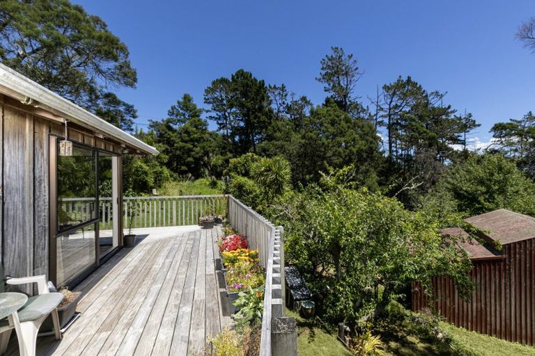 Photo of property in 114 Upper Drive, Greenhithe, Auckland, 0632