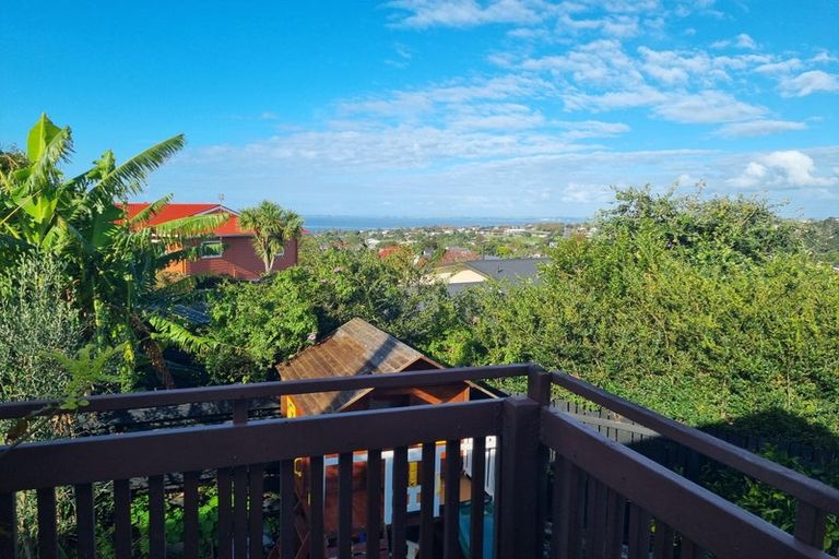 Photo of property in 2/14 Thelma Crescent, Torbay, Auckland, 0630