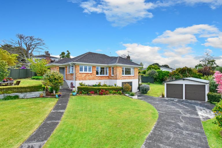 Photo of property in 16 Bilkey Avenue, Pukekohe, 2120