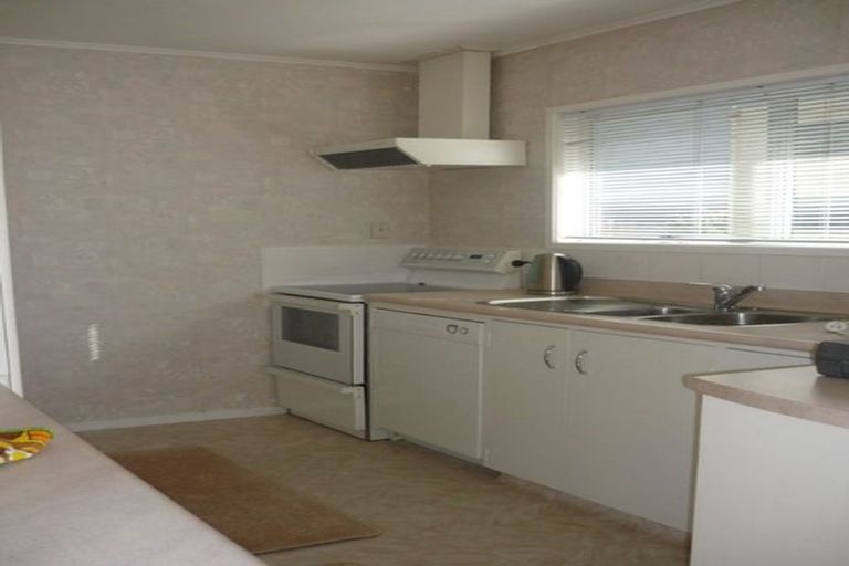 Photo of property in 1/230 Hibiscus Coast Highway, Orewa, 0931