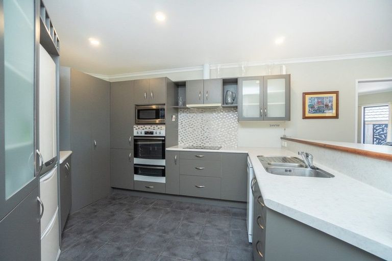 Photo of property in 147 Pacific Drive, Fitzherbert, Palmerston North, 4410