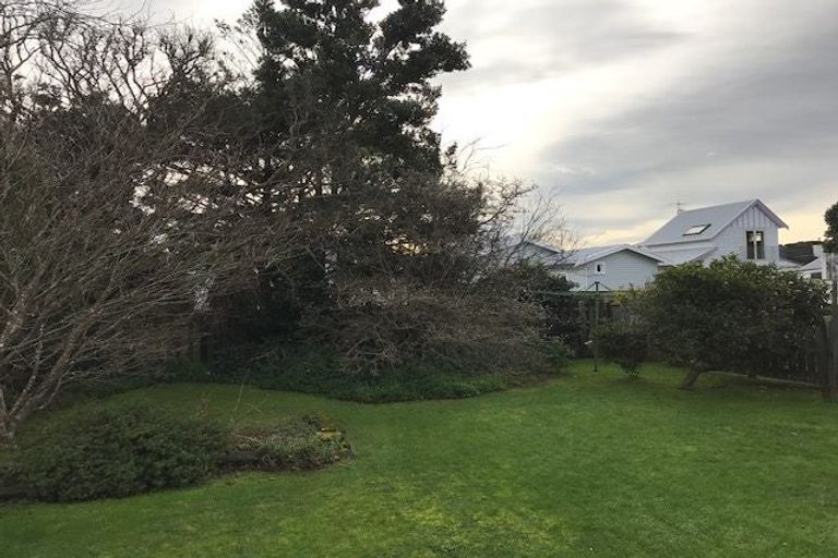 Photo of property in 35 Wilford Street, Woburn, Lower Hutt, 5011