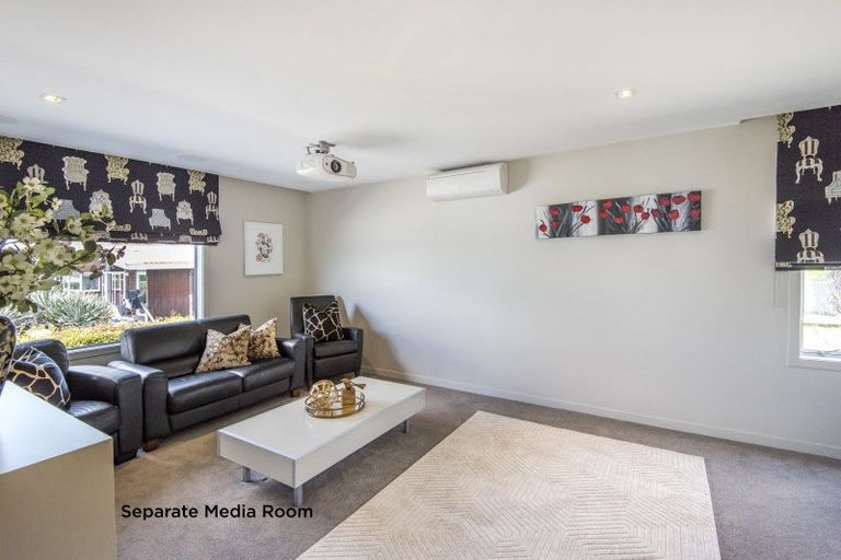 Photo of property in 1/40 Seacliffe Avenue, Belmont, Auckland, 0622