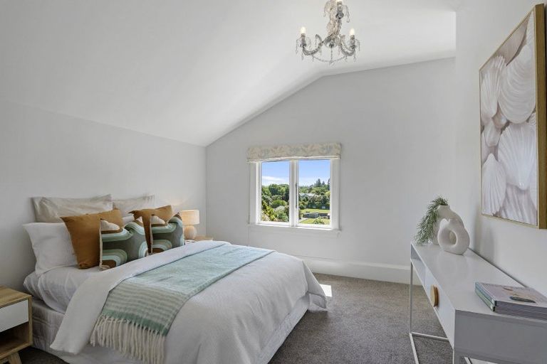 Photo of property in 7 Hackthorne Road, Cashmere, Christchurch, 8022