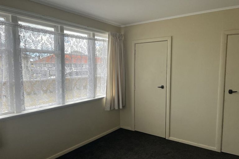 Photo of property in 13 Goldsmith Crescent, Levin, 5510