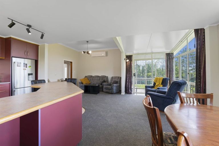 Photo of property in 2319 Mountain Road, Tariki, Inglewood, 4390