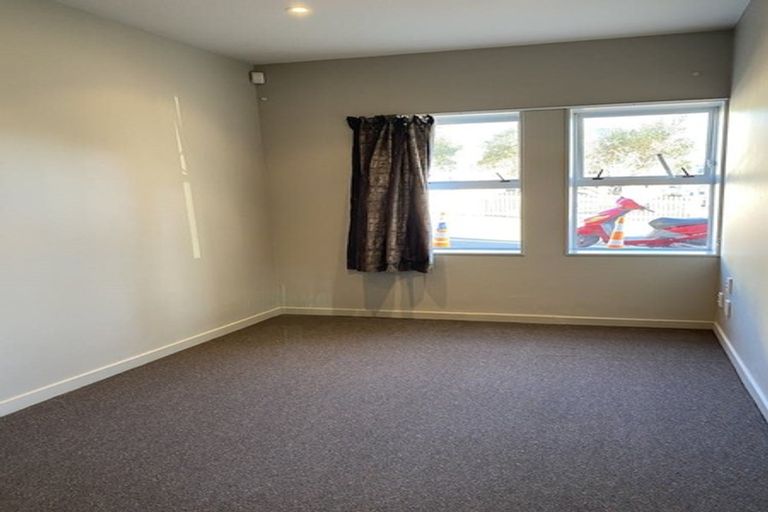 Photo of property in 2/41 Home Street, Mount Victoria, Wellington, 6011