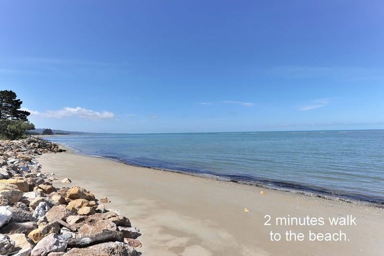 Photo of property in Twin Waters Lodge, 30 Totara Avenue, Collingwood, 7073