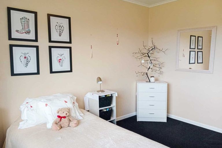 Photo of property in 28 Shakespeare Road, Bastia Hill, Whanganui, 4500