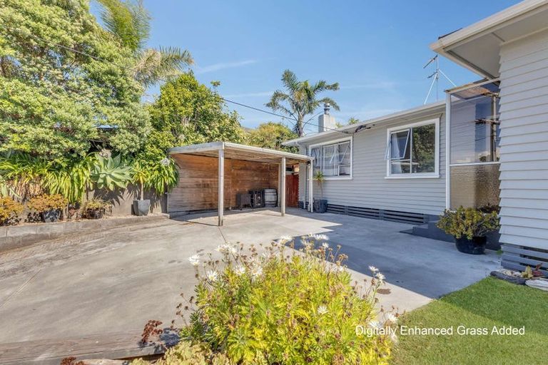 Photo of property in 105 Omata Road, Marfell, New Plymouth, 4310