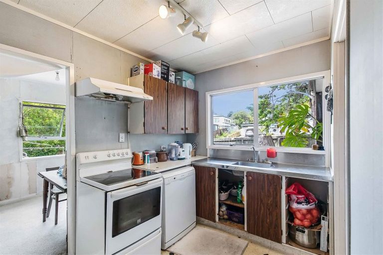 Photo of property in 3 Sabana Place, Unsworth Heights, Auckland, 0632