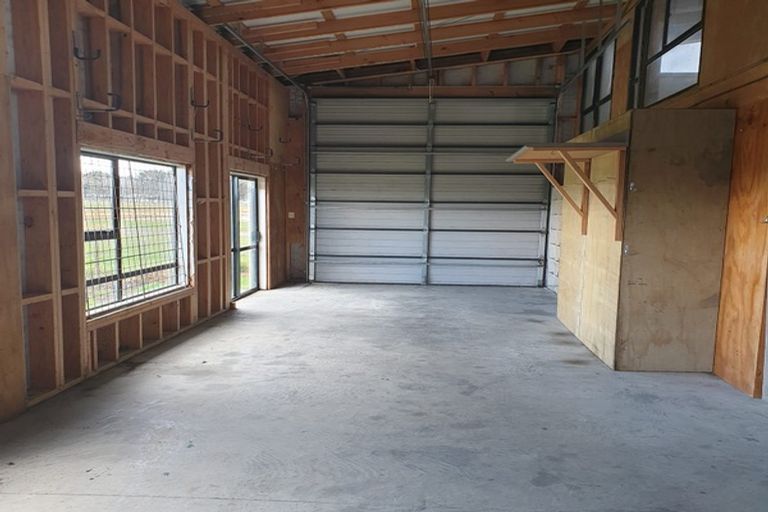 Photo of property in 16 Karioitahi Road, Waiuku, 2123