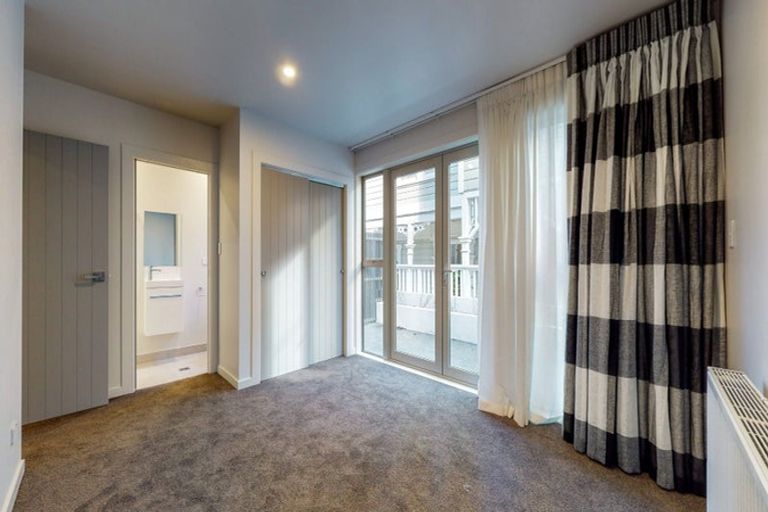 Photo of property in 94c Tinakori Road, Thorndon, Wellington, 6011