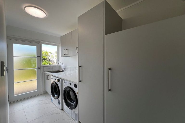 Photo of property in 40 Richards Avenue, Forrest Hill, Auckland, 0620