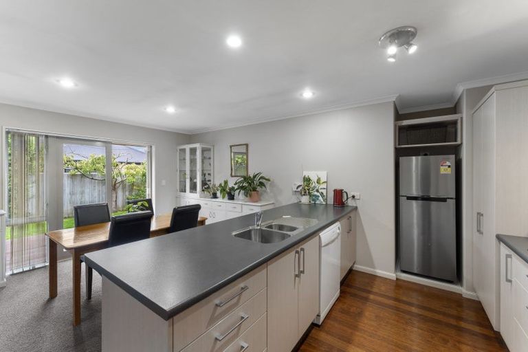Photo of property in 9 Scarlet Lane, Redwood, Christchurch, 8051