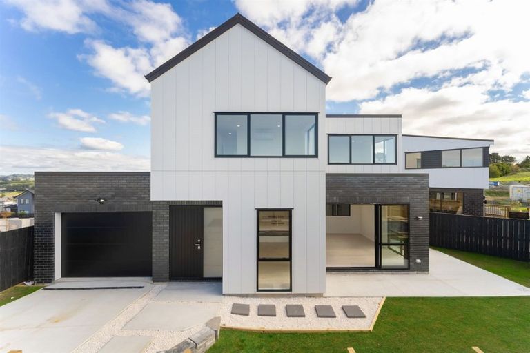 Photo of property in 53 Sunnyheights Road, Orewa, 0931