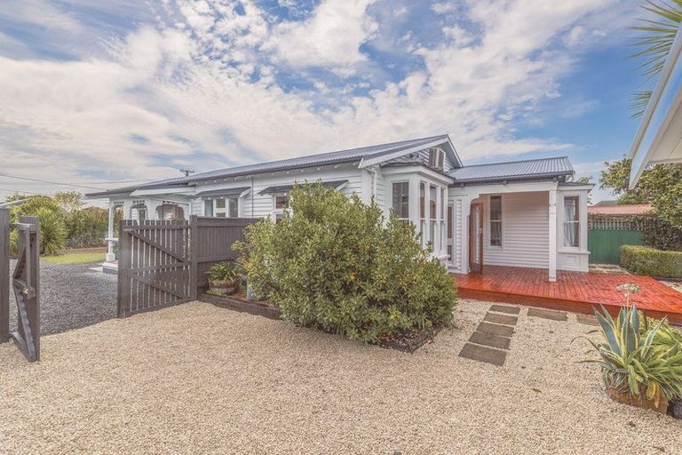 Photo of property in 41 Stapletons Road, Richmond, Christchurch, 8013