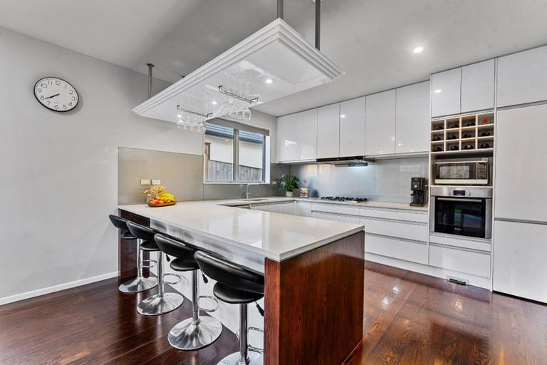 Photo of property in 463 Beach Road, Murrays Bay, Auckland, 0630