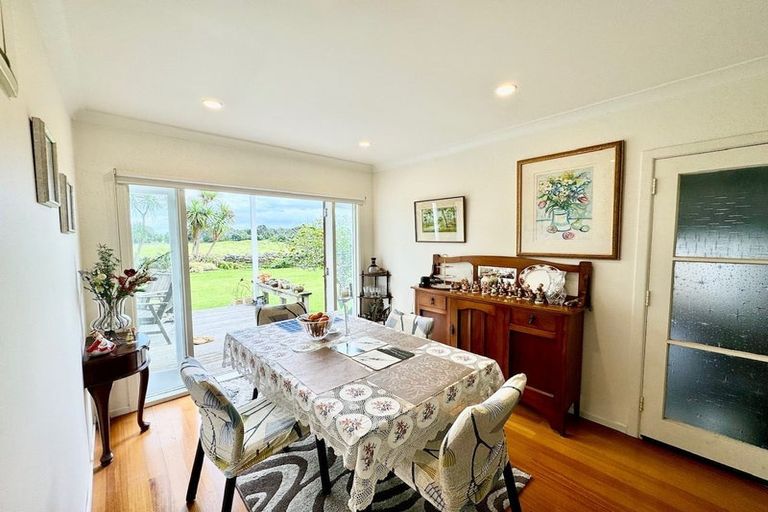 Photo of property in 121 Muir Avenue, Mangere Bridge, Auckland, 2022