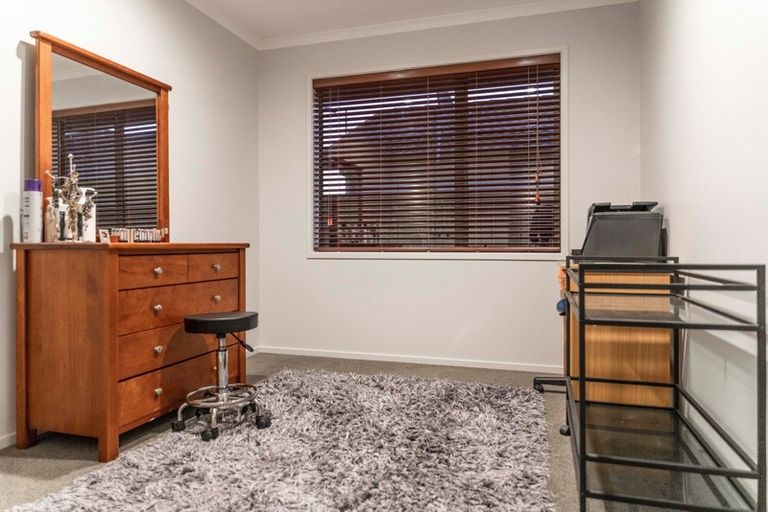 Photo of property in 35 Lilac Close, Cambridge, 3434